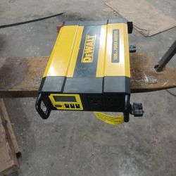 Dewalt 1000watt Power Inverter