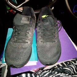 Nike Women's Size 10 Running Shoes