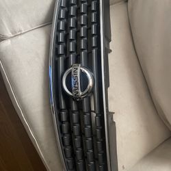 Nissan Altima  Year 2005. 06 07 Grill 