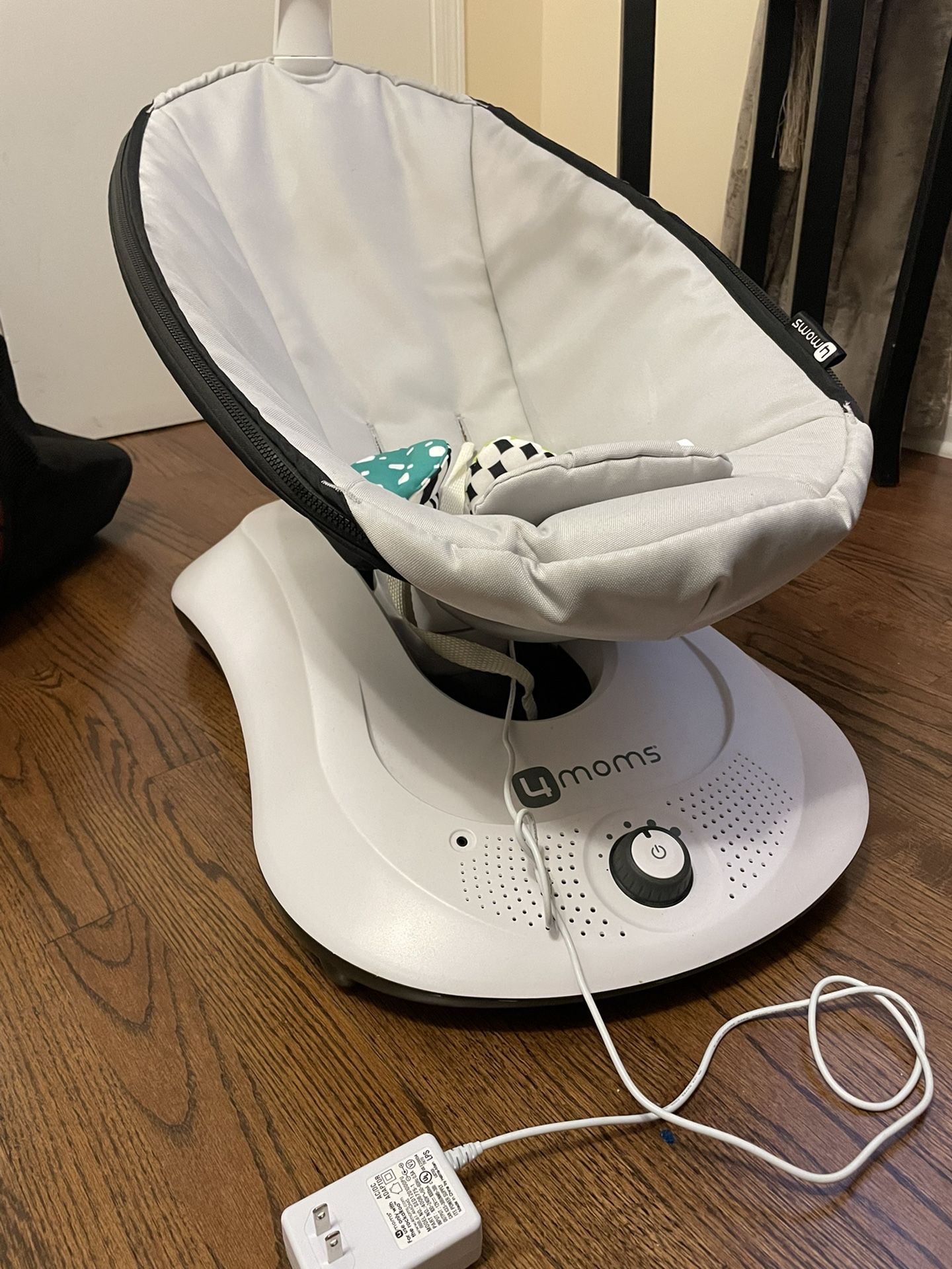 4 Moms Mamaroo Baby Swing