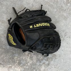 Brady Magnet 2 Baseball Glove