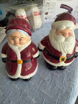 Santa and Mrs. Claus Salt and Pepper Shakers