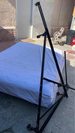 Free bed with frame