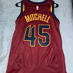 Donovan Mitchell Cavs jersey