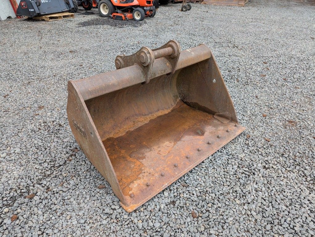 60" Excavator Clean Out Bucket