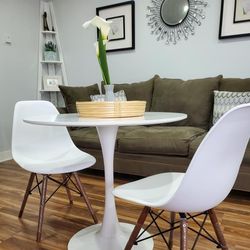Bistro Table Tulip Style With 2 Chairs