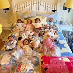 Baby Dolls Realistic Vinyl Real Life Baby Comes with Outfits and accessories
