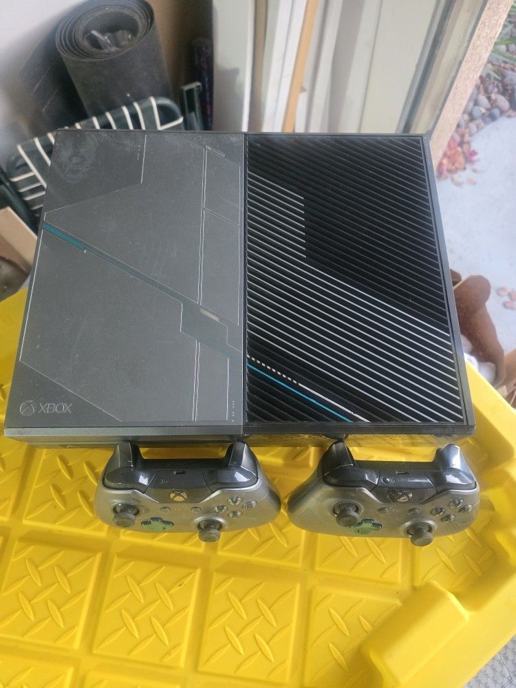 Xbox One Halo Edition