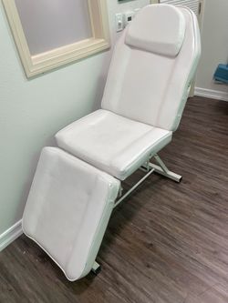 Tattoo Chair/ Table