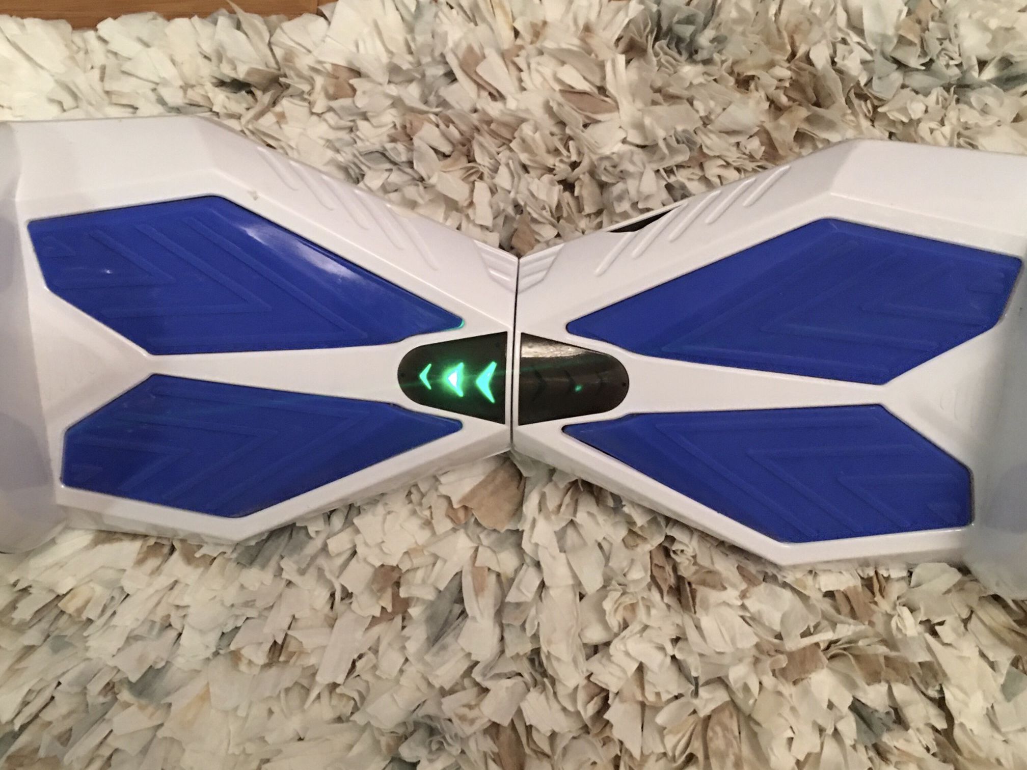 Hoverboard With Bluetooth Speaker And Lights