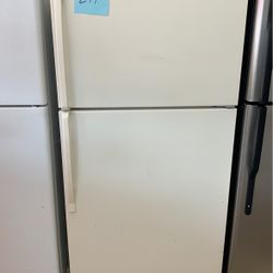Whirlpool Refrigerator Ex Large  Clean .  Warranty  . Delivery Available . 2203 Fowler St. 33901