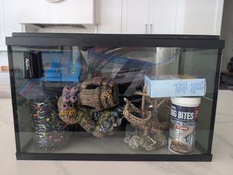 10 Gallon Aquarium - Topfin LED black glass