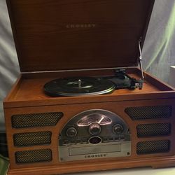 Crosley 5-in-1 Vintage Remake Record Player. 