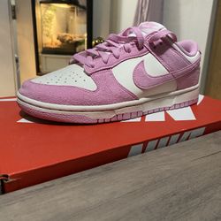Women’s Nike Dunks Pink
