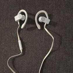 White Beats Earbuds