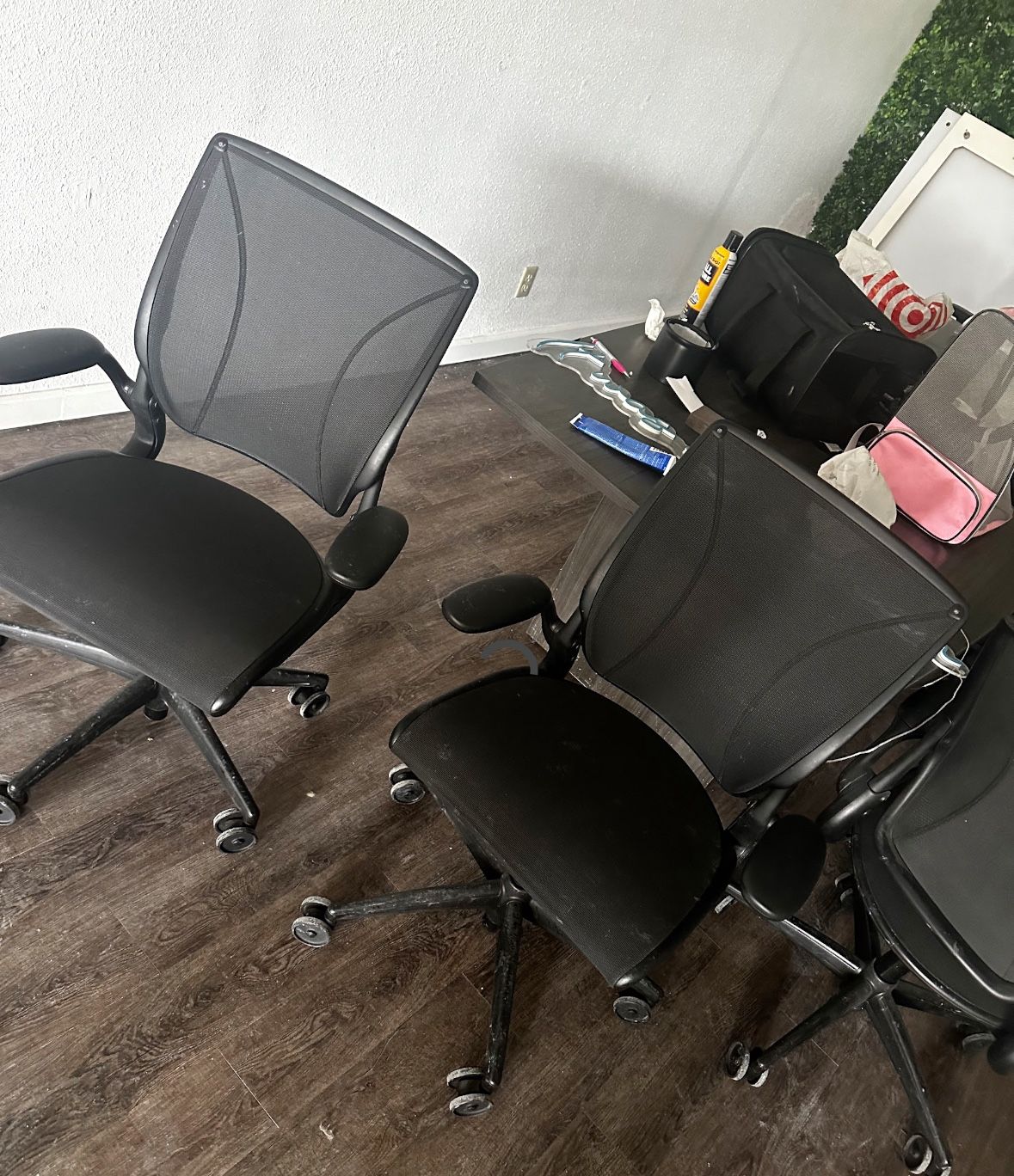 Simple Human Ergonomic Office Chairs