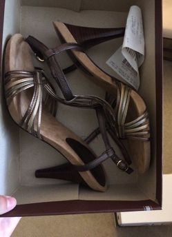 Brown Bandolino pumps size 9M