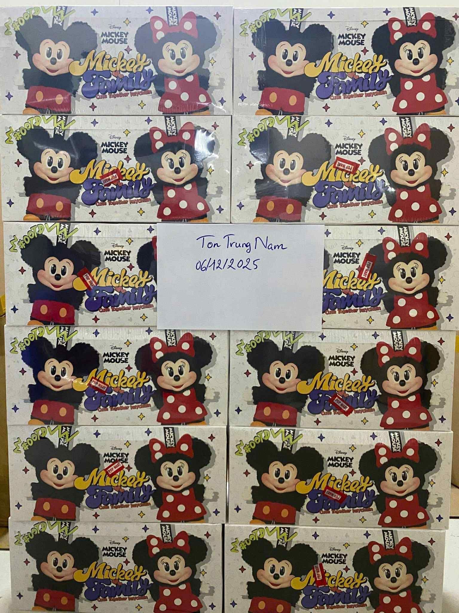 🐼 Skullpanda l'impressionnisme $360 (take all $320) 🏰Mickey Family Pop Now (Sealed sets). $220 (take all $200) 🦫Labubu Forest Fairy Tale $180 Pri
