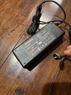 This 19V 4.74A charger is compatible with many Dell and HP laptop models, including but not limited to: Dell: 	•	Inspiron series (15, 17, 300