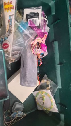 Mixed Jewelry and Accessories Lot