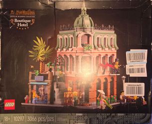 NEW LEGO 10297 Boutique Hotel (Sealed Bags / Damaged Box)