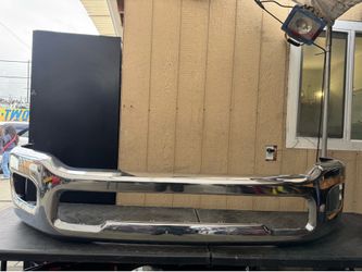 2019 2020 2021 2022 2023 2024 DODGE RAM 250/350 FRONT BUMPER COVER OEM USED