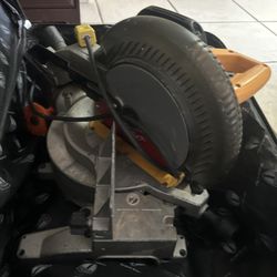 10 Inch DeWalt Miter  Saw With Good Diablo Disc 
