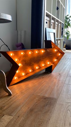 Large Arrow Steel Arrow Light