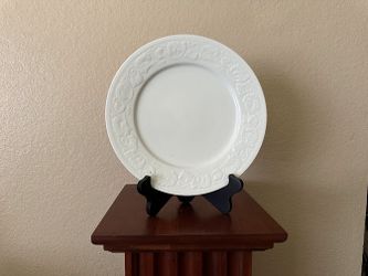 Faberware Alsace (Pattern #4242) embossed scroll, trellis & leaf design