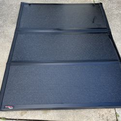 Hard top tri-fold tonneau cover   