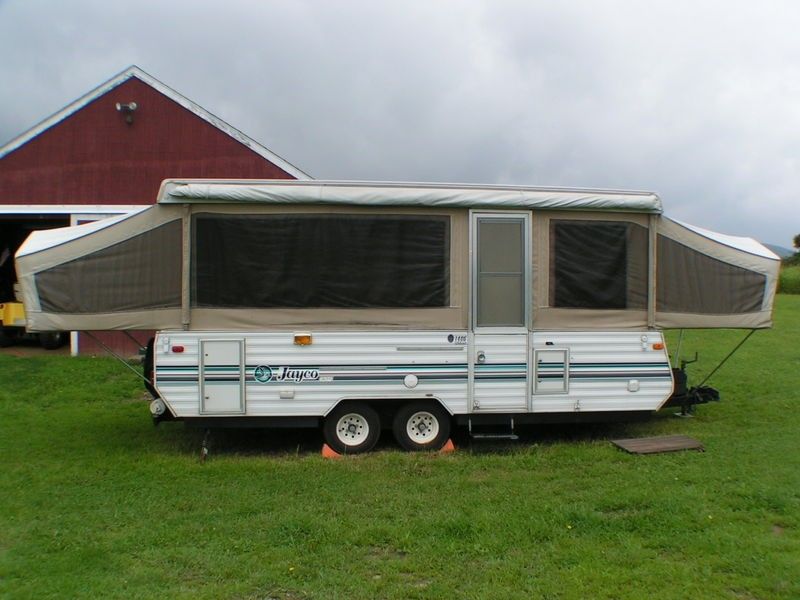1990 Jayco deluxe popup camper (make an offer and it could be yours)