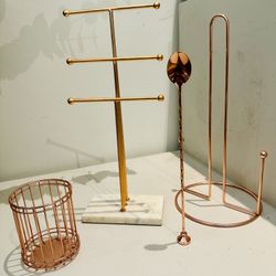 Elegant Gold & Rose Gold Organizer Set – Jewelry Stand, Basket, Paper Towel Holder & Bar Spoon
