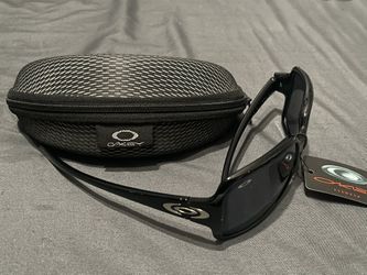Oakley’s Womens