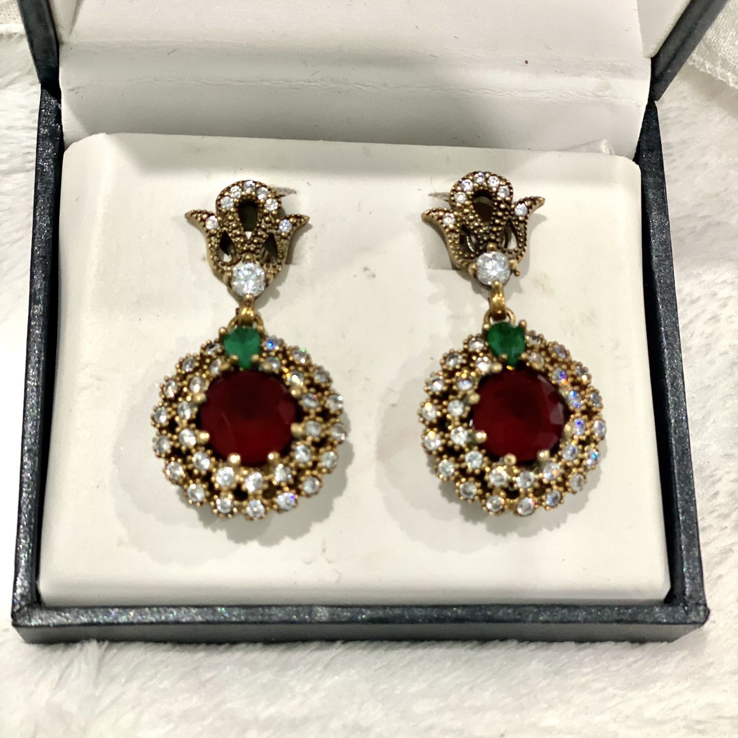 Women’s Gorgeous Long Drop Earrings Ruby and rhinestone design