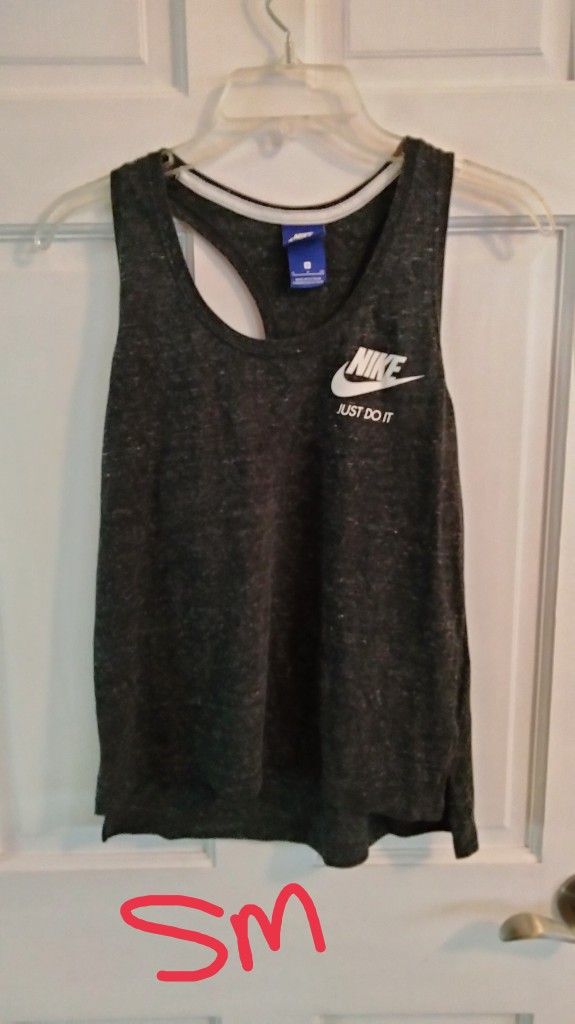 Ladies Size Sm. Nike tank top