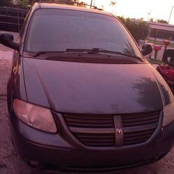 2007  Dodge Caravan 7 Passenger 