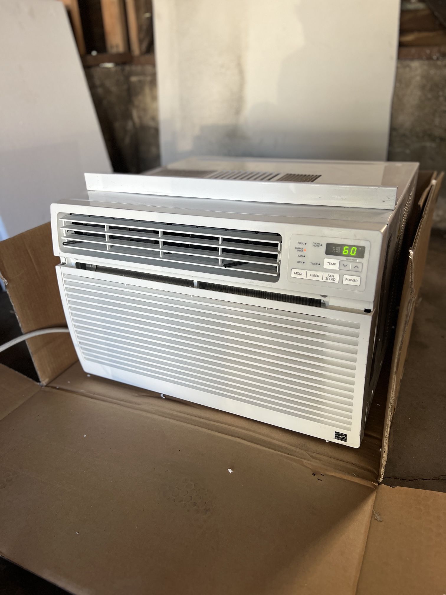 LG 12000 BTU 115V Window Air Conditioner LW1216ERY7 Cools 550 Sq Feet With Remote