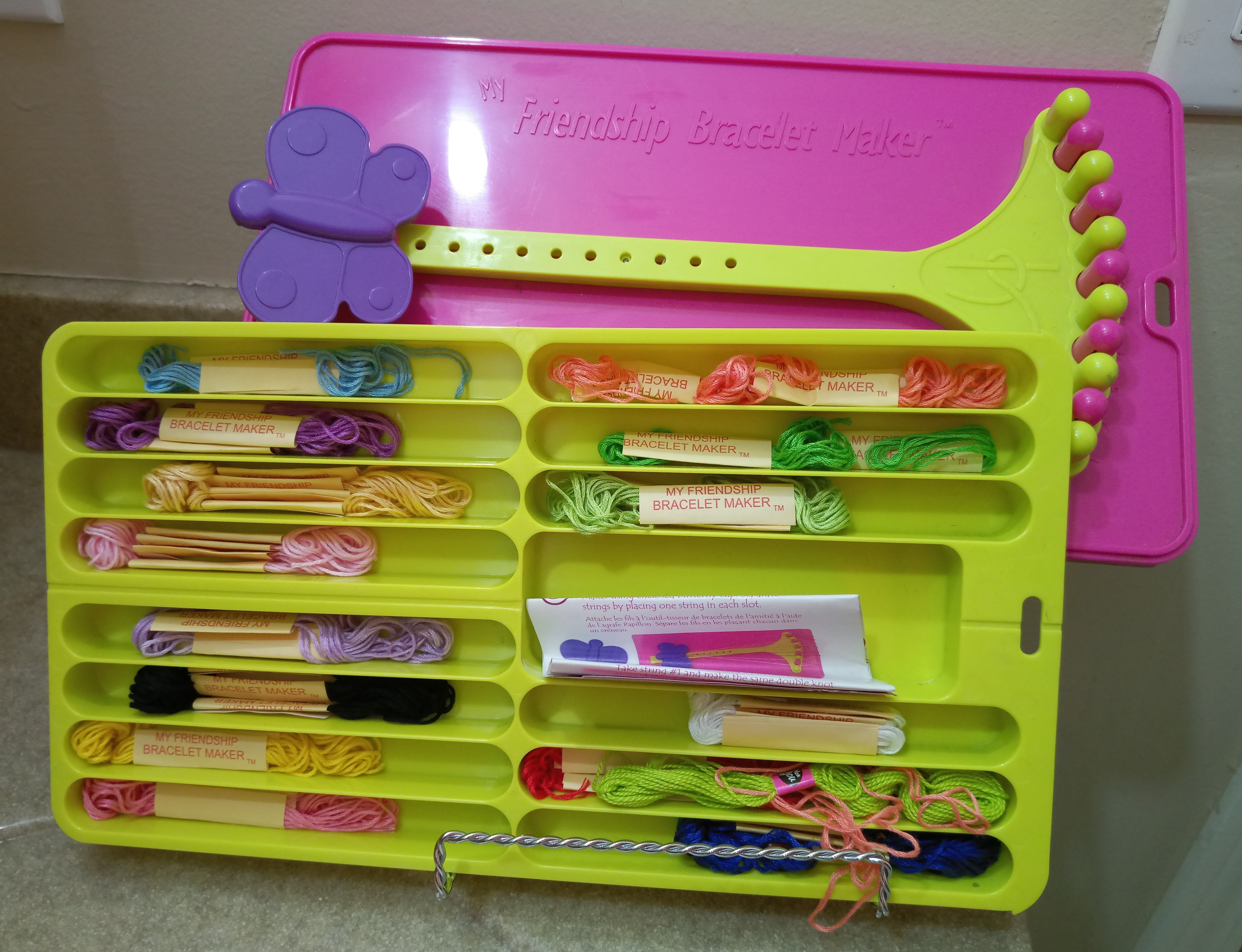 BRAND NEW MY FRIENDSHIP BRACELET MAKER