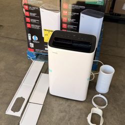 Toshiba 12000 BTU air conditioner, cools up to 350 Sq.Ft.