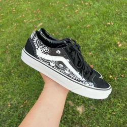 Black Skull Vans Size 8 Men’s 