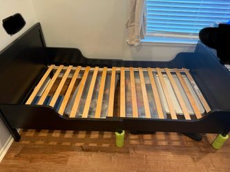 Adjustable infant to twin bed frame