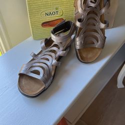 NAOT SARA Sandel - Pewter Leather