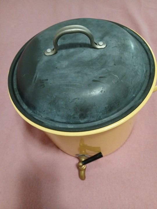 Water dispenser.