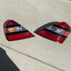 Tail Lights For Mercede S550 And S600 From 2007 To 2013