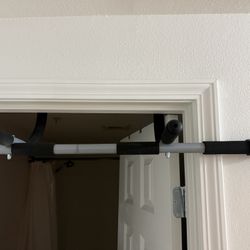 Pull Up Bar Door Frame 