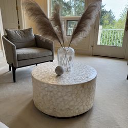 Stylish capiz drum coffee/accent table