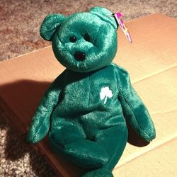TY Beanie Babies "Lucky" Bear