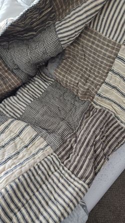 100% Cotton Quilt- April & Olive