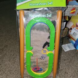 (NEW) HORSE SHOE SET MADE FOR ALL AGES.  3+ FAMILY FUN. 