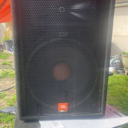 DJ Sistem Two JBL Amp QSC Mixer12 Channel set Efects